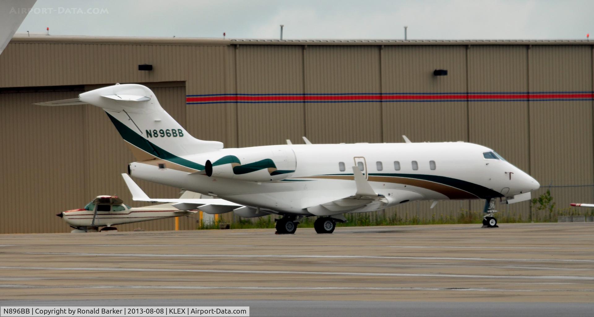 N896BB, 2007 Bombardier Challenger 300 (BD-100-1A10) C/N 20177, Lexington