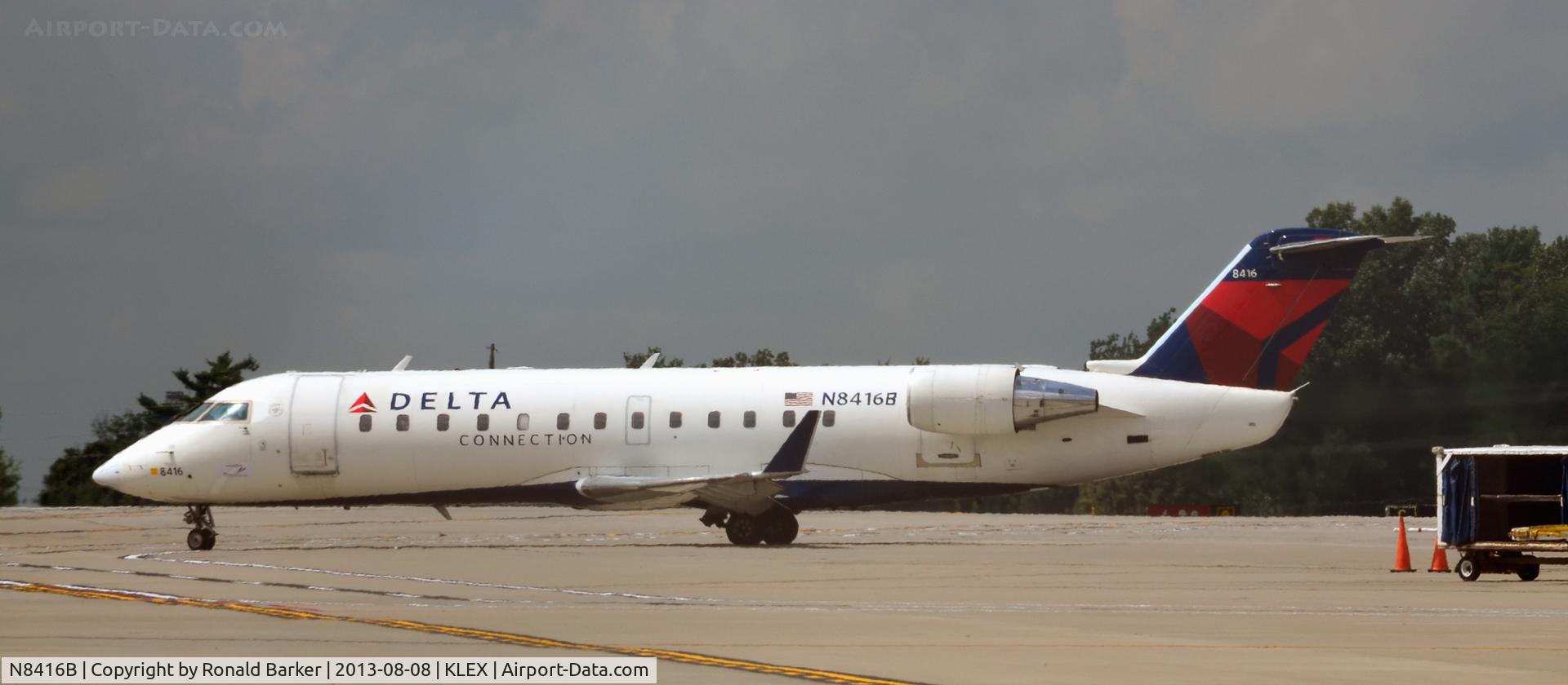 N8416B, 2000 Bombardier CRJ-200LR (CL-600-2B19) C/N 7416, Taxi LEX