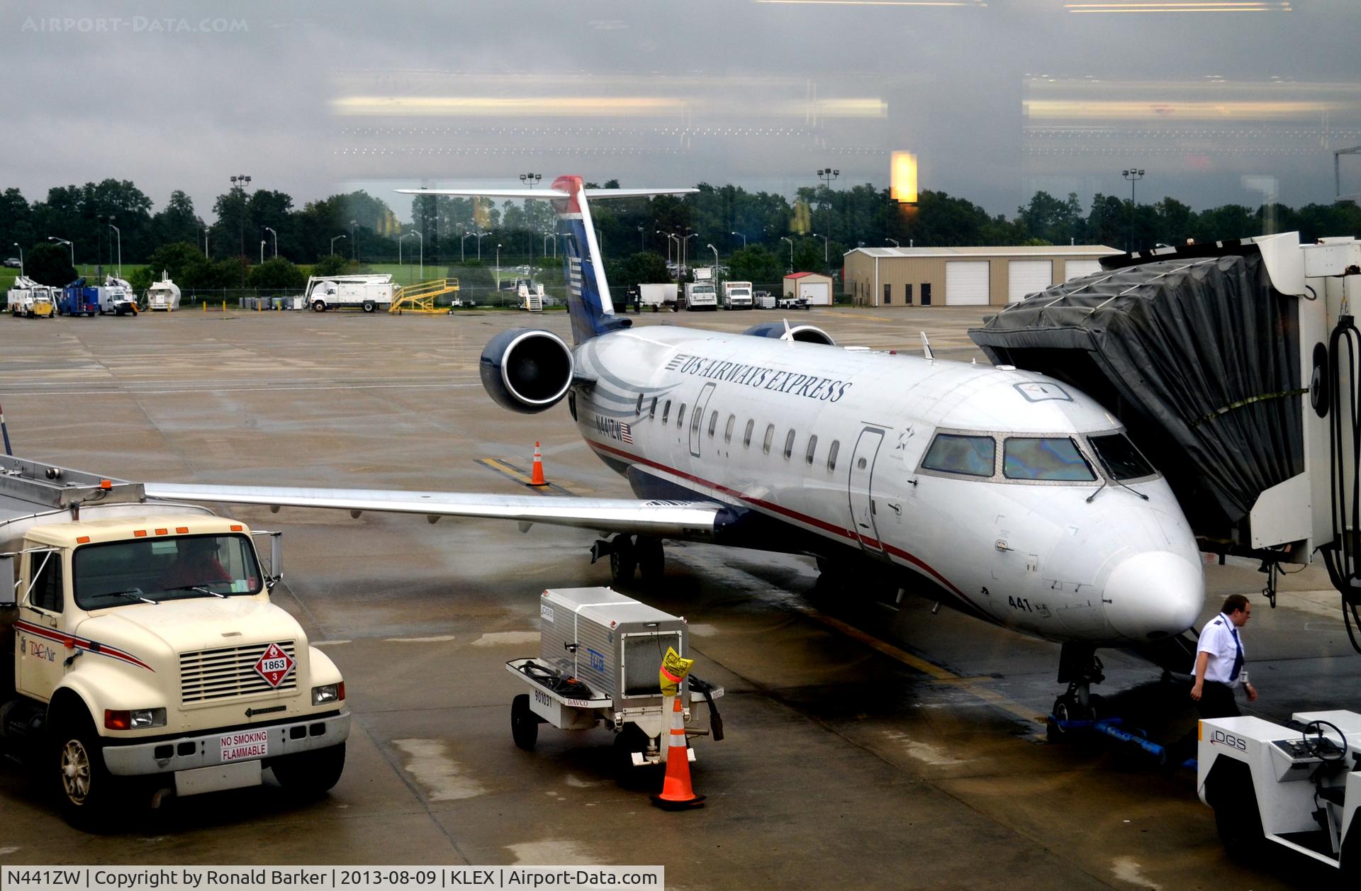 N441ZW, 2003 Bombardier CRJ-200LR (CL-600-2B19) C/N 7777, Lexington