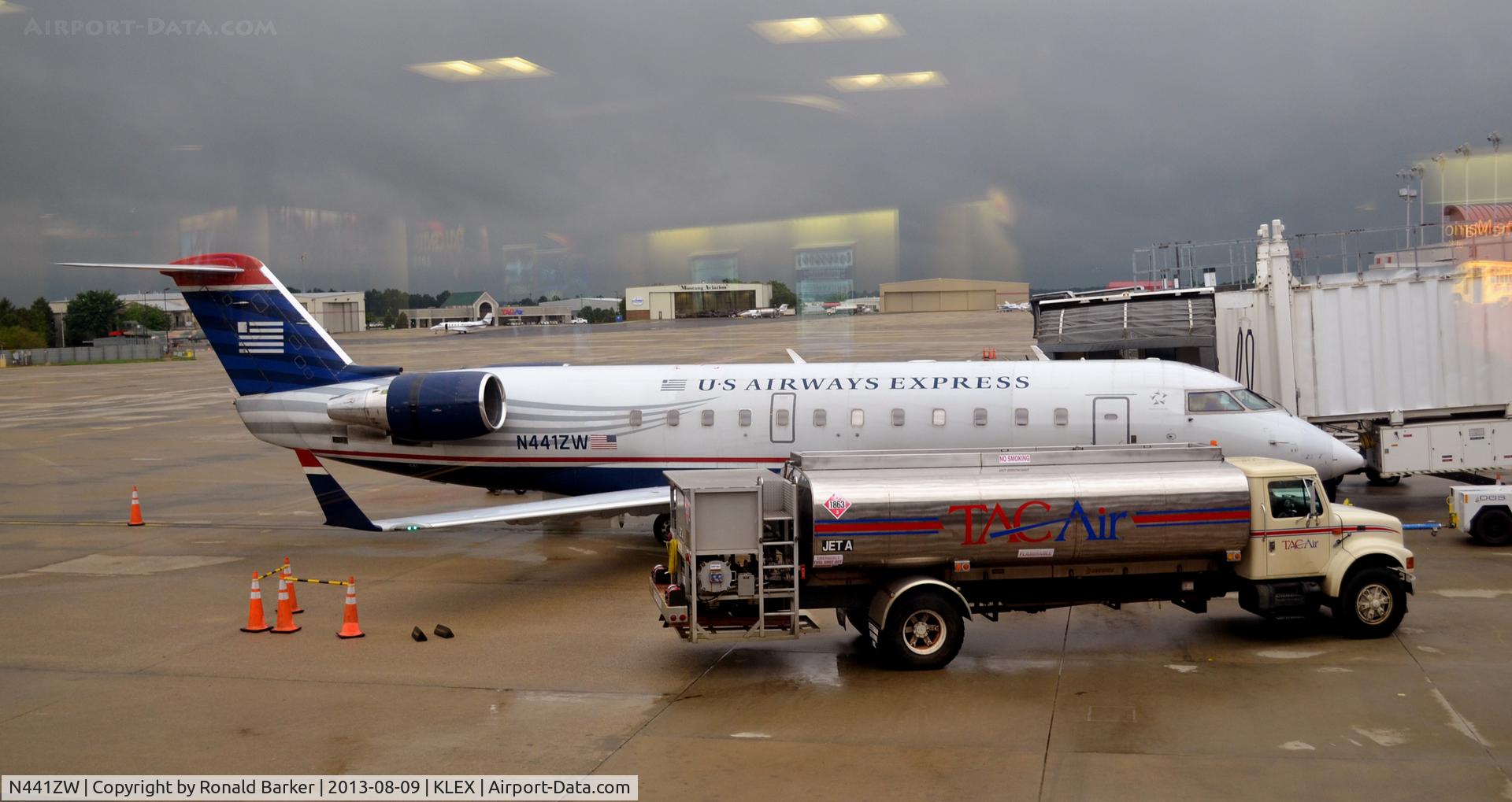 N441ZW, 2003 Bombardier CRJ-200LR (CL-600-2B19) C/N 7777, Lexington