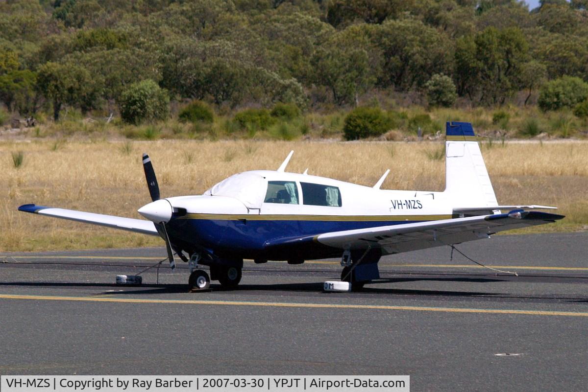 VH-MZS, 1981 Mooney M20J 201 C/N 24-1122, Mooney M.20J Model 201 [24-1122] (Royal Aero Club WA) Perth-Jandakot~VH 30/03/2007