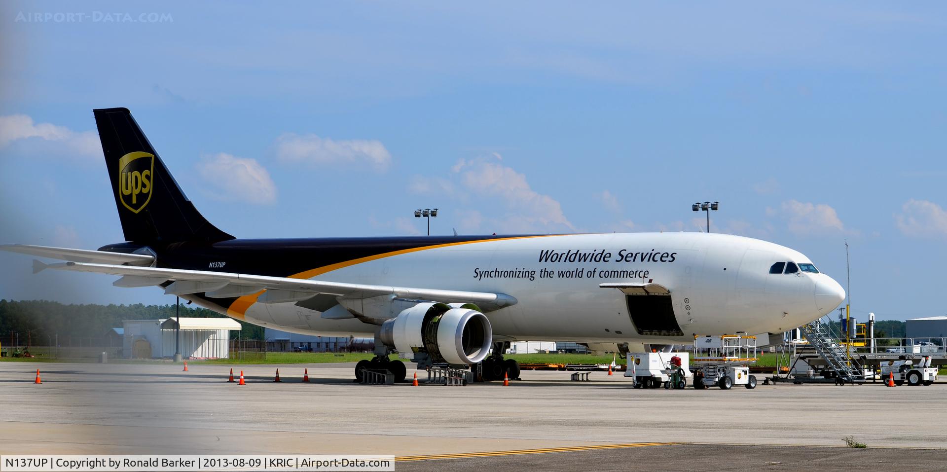 N137UP, 2001 Airbus A300F4-622R C/N 820, Richmond