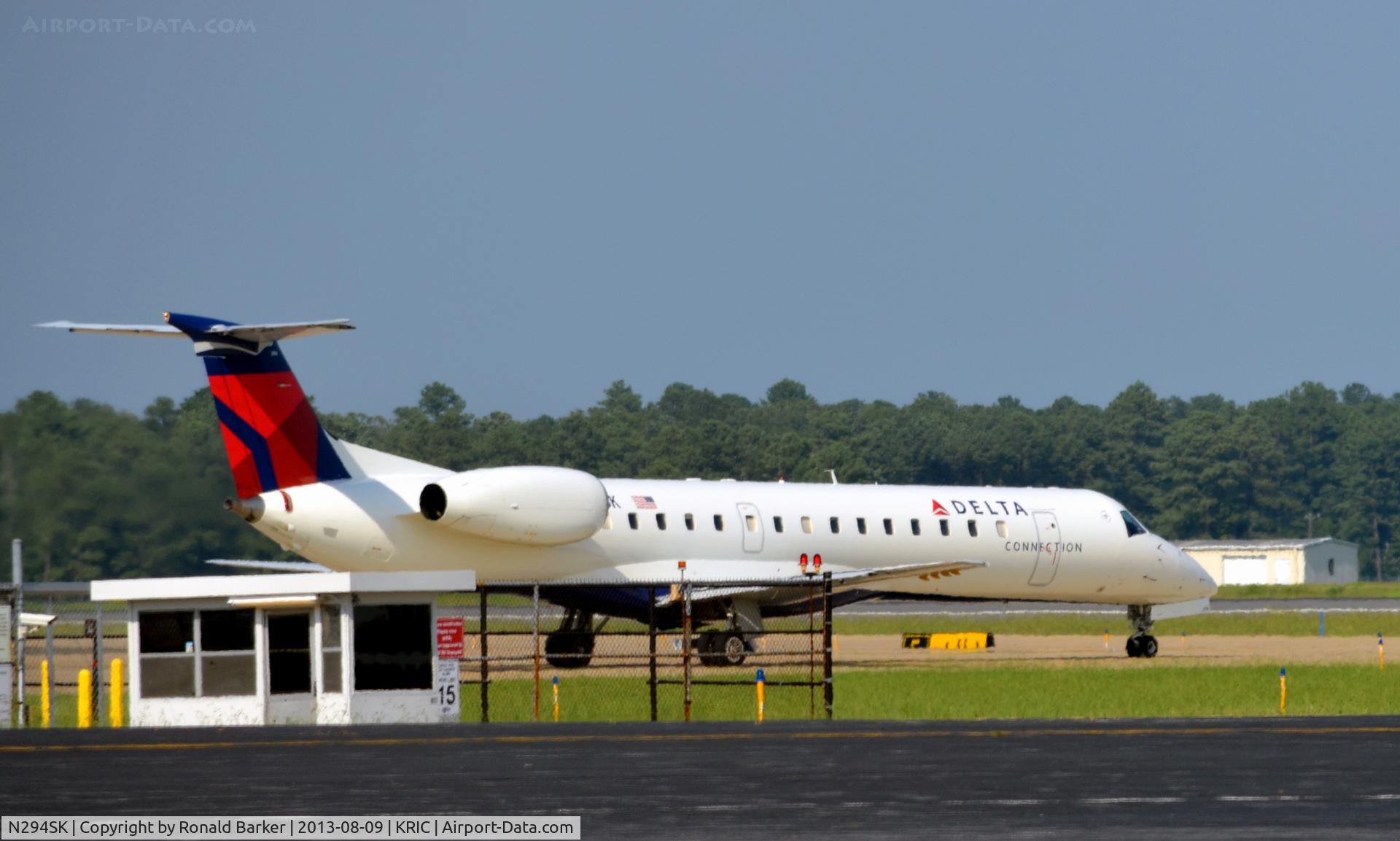 N294SK, 2001 Embraer EMB-145LR C/N 145497, Taxi Richmond
