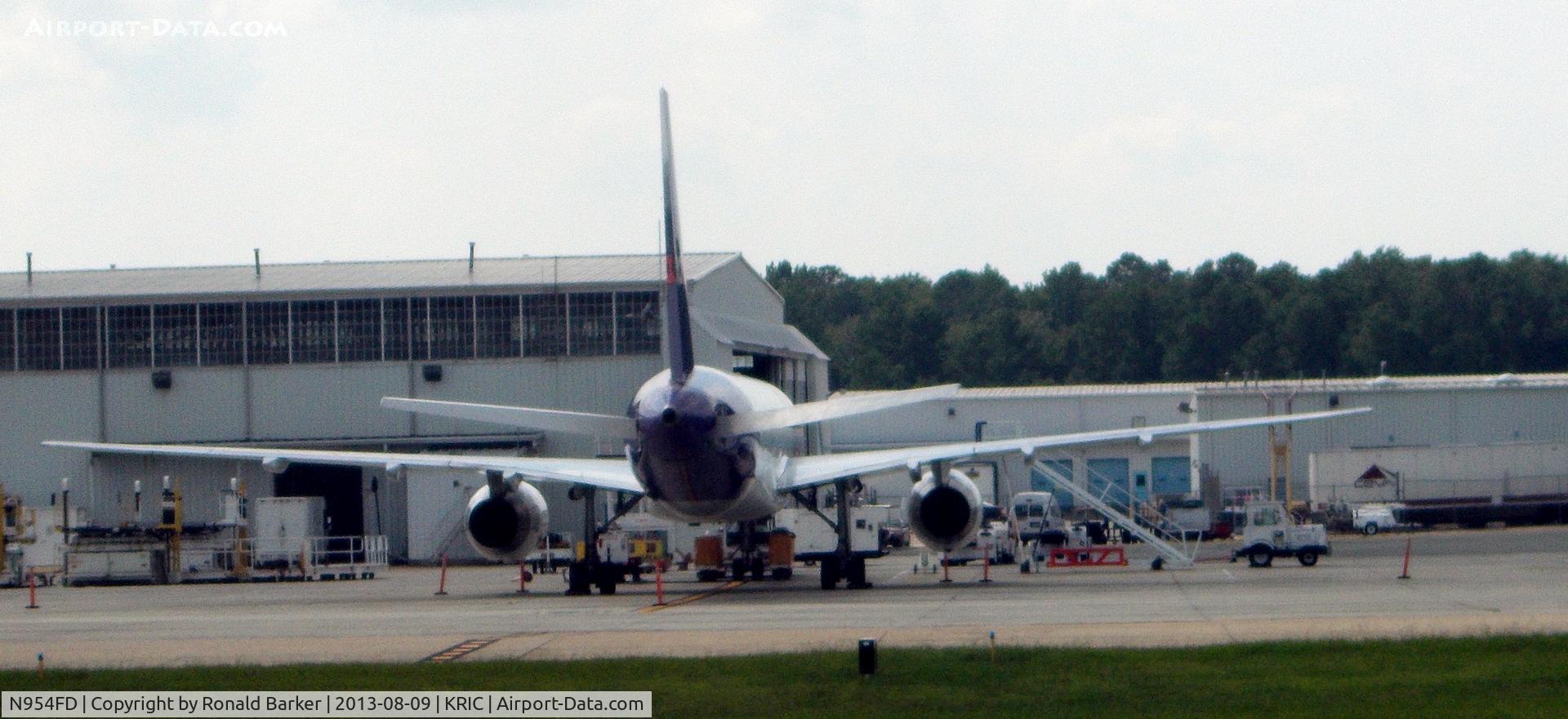 N954FD, 1997 Boeing 757-236 C/N 29113, Richmond