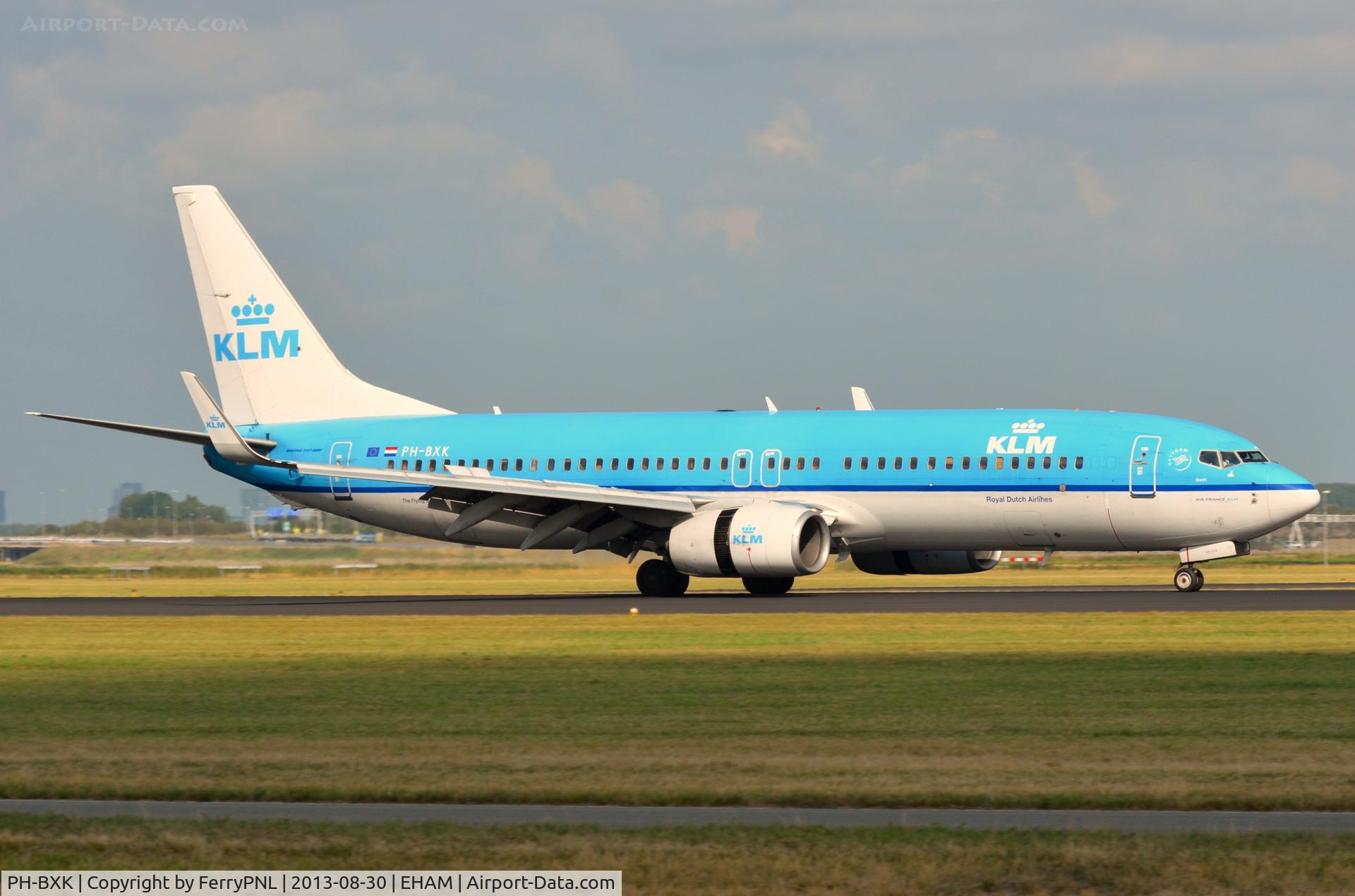 PH-BXK, 2000 Boeing 737-8K2 C/N 29598, KLM B738 back at base.