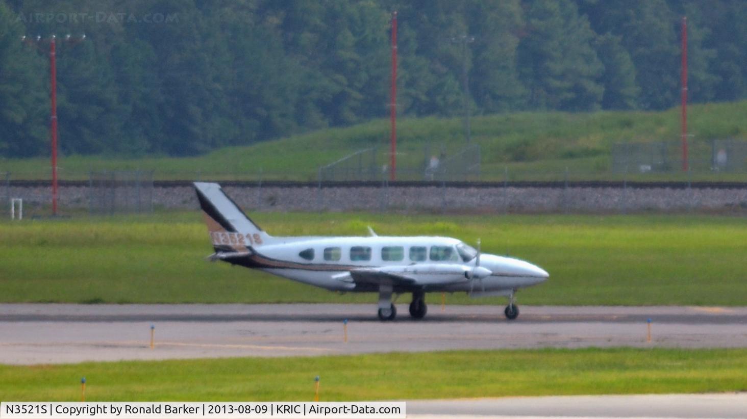 N3521S, 1979 Piper PA-31-350 Chieftain C/N 31-7952107, Taxi Richmond