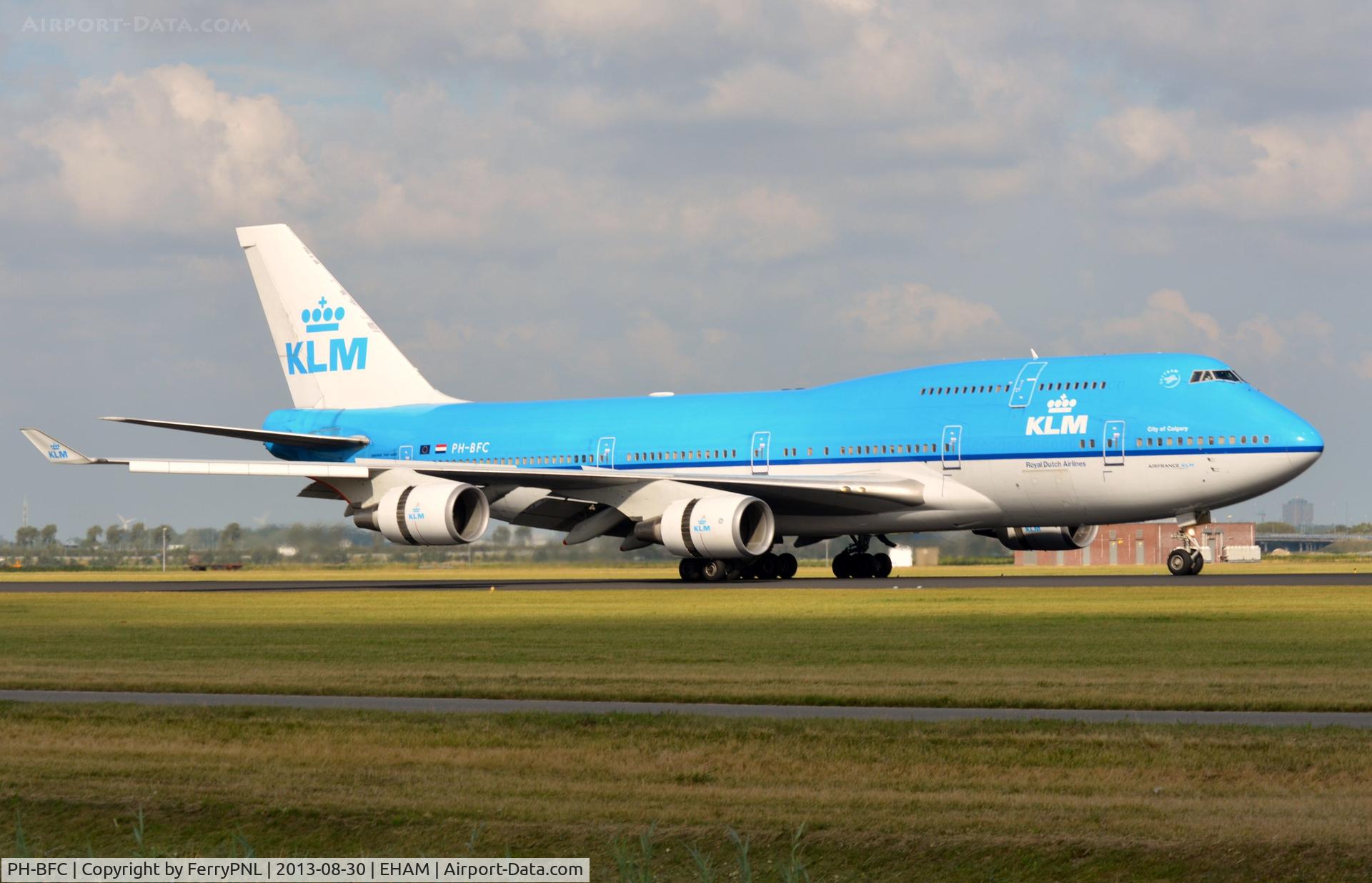 PH-BFC, 1989 Boeing 747-406BC C/N 23982, KLM B744 coming to a stop