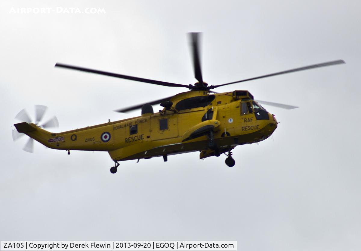 ZA105, 1980 Westland Sea King HAR.3 C/N WA886, Sea King HAR.3 Coded Q, C Flight 22 Sqn, in the circuit at RAF Mona Anglesey.