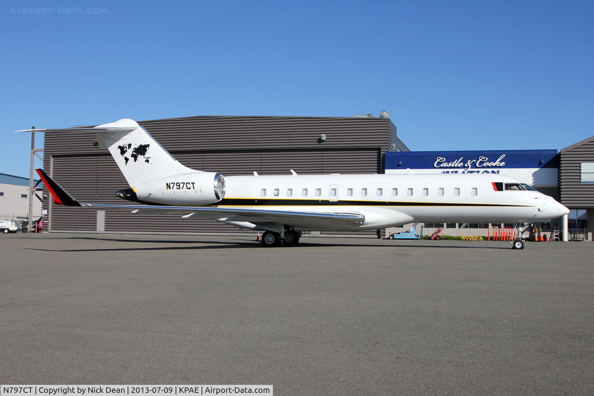 N797CT, 2011 Bombardier BD-700-1A10 Global 6000 C/N 9435, KPAE/PAE Caterpillar Tractor