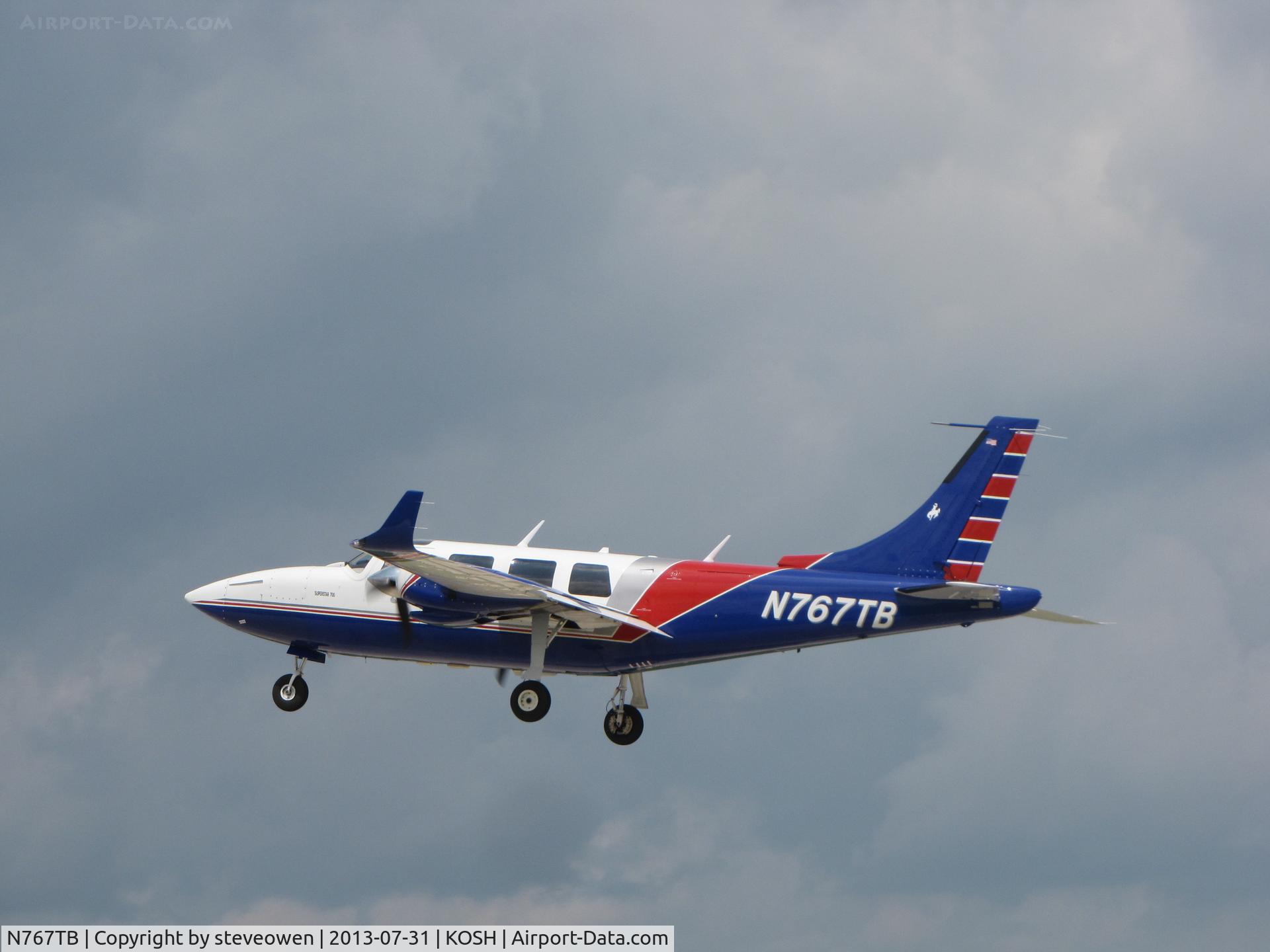 N767TB, 1976 Smith Aerostar 601P C/N 61P-0350-106, departing Oshkosh