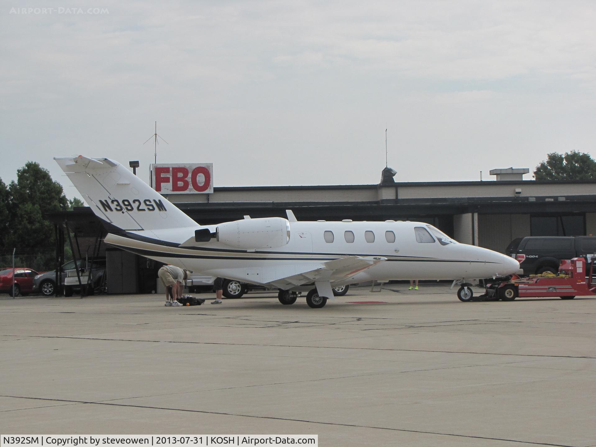 N392SM, 2000 Cessna 525 CitationJet CJ1 C/N 525-0392, Orion FBO ramp