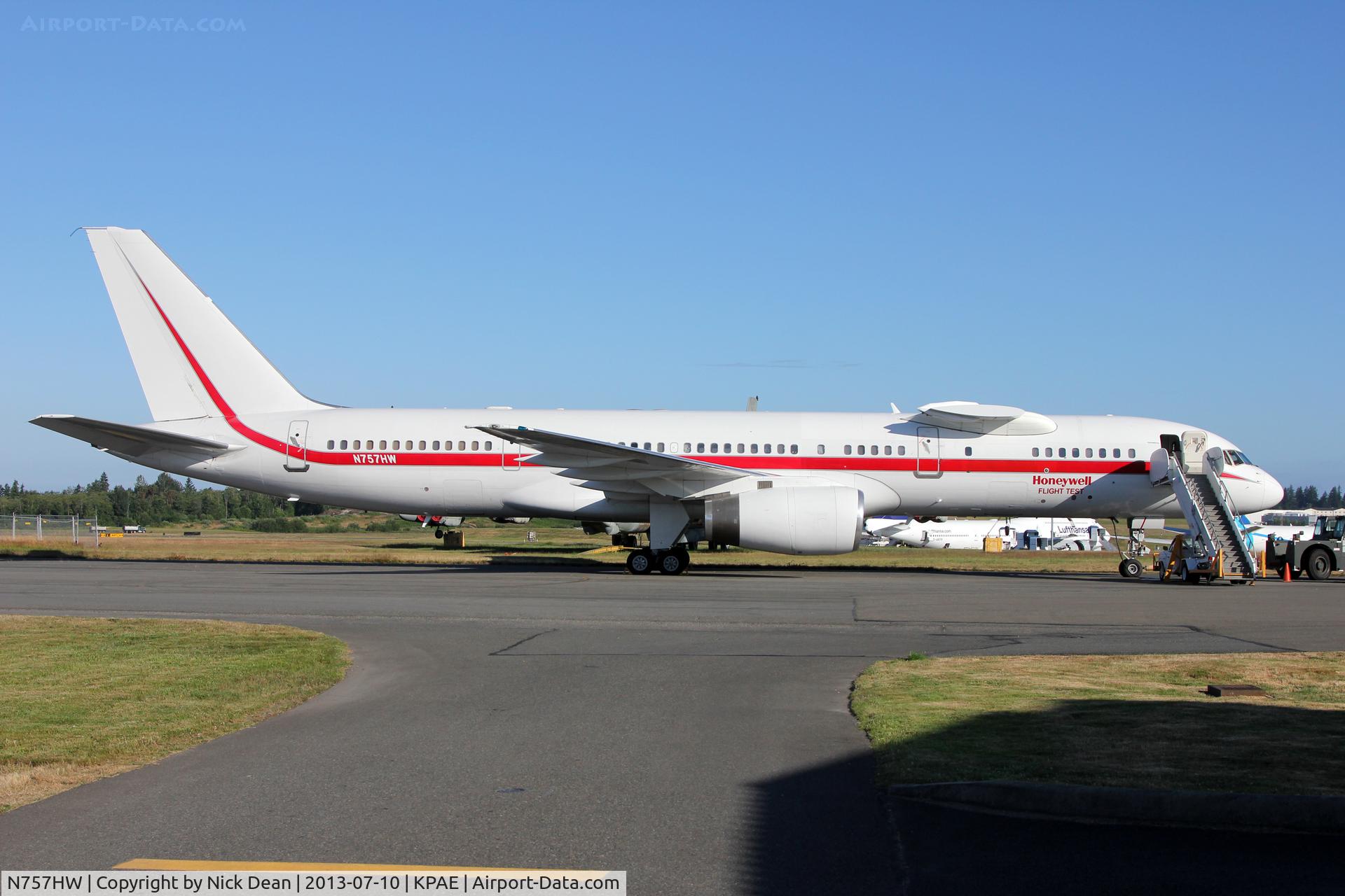 N757HW, 1982 Boeing 757-225 C/N 22194, KPAE/PAE