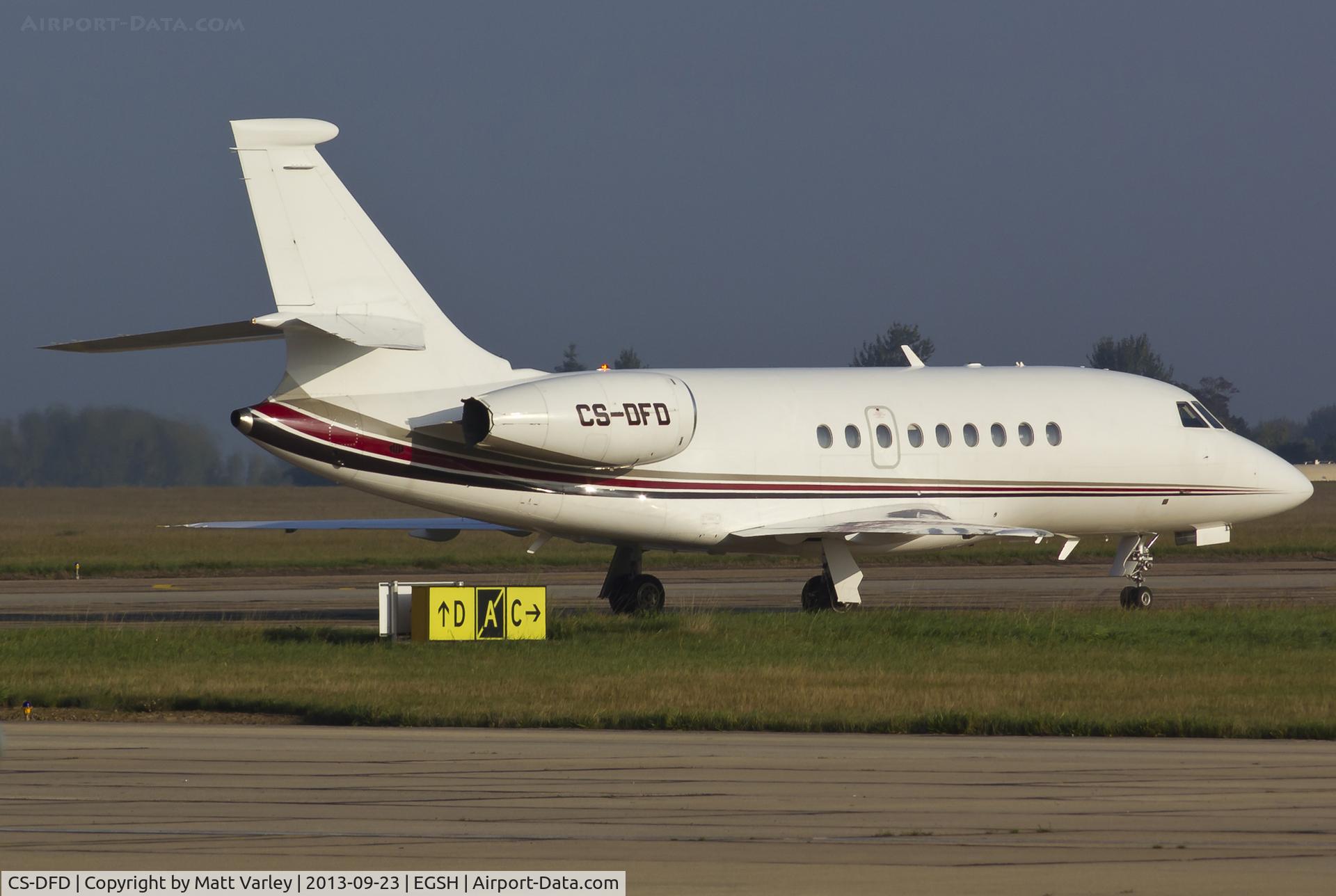 CS-DFD, 2001 Dassault Falcon 2000 C/N 174, Taxiing to stand 7/8...