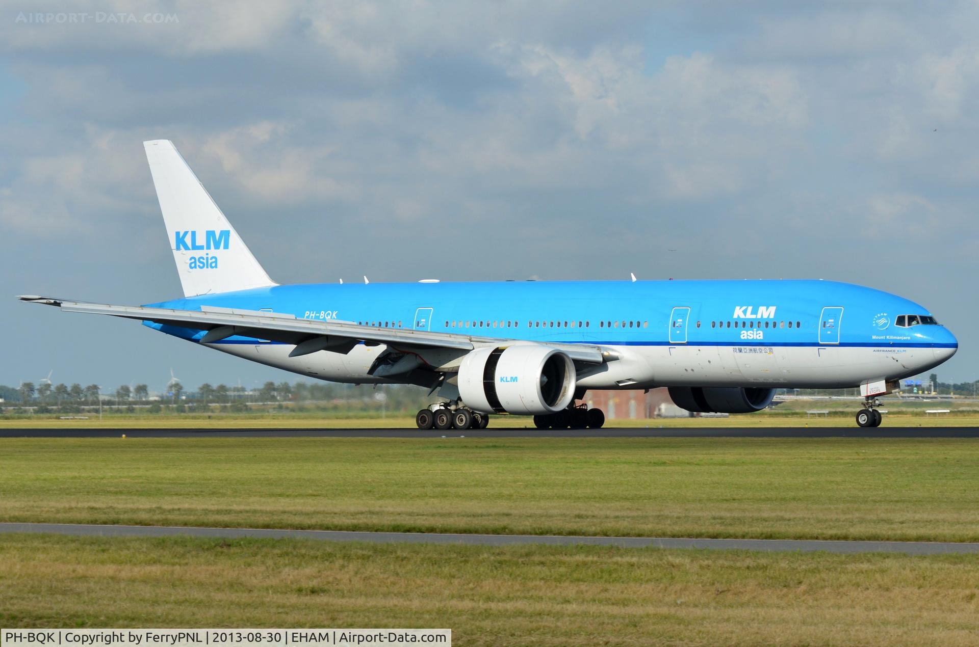 PH-BQK, 2005 Boeing 777-206/ER C/N 29399, Not really royal without the crown this KLM B772