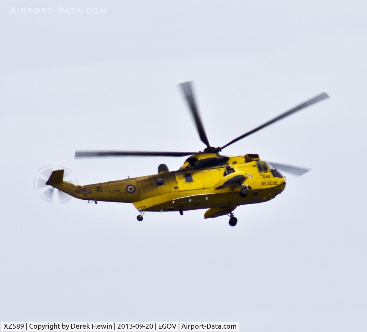XZ589, 1977 Westland Sea King HAR.3 C/N WA855, Sea King HAR.3 Coded E, C Flight 22 Sqn, circuit and winching training at RAF Valley Anglesey.