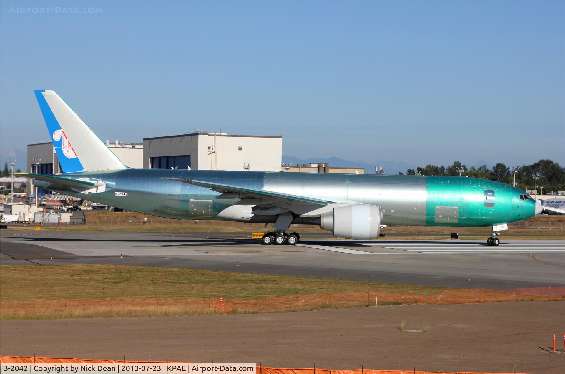 B-2042, 2013 Boeing 777-F1B C/N 41633, KPAE/PAE