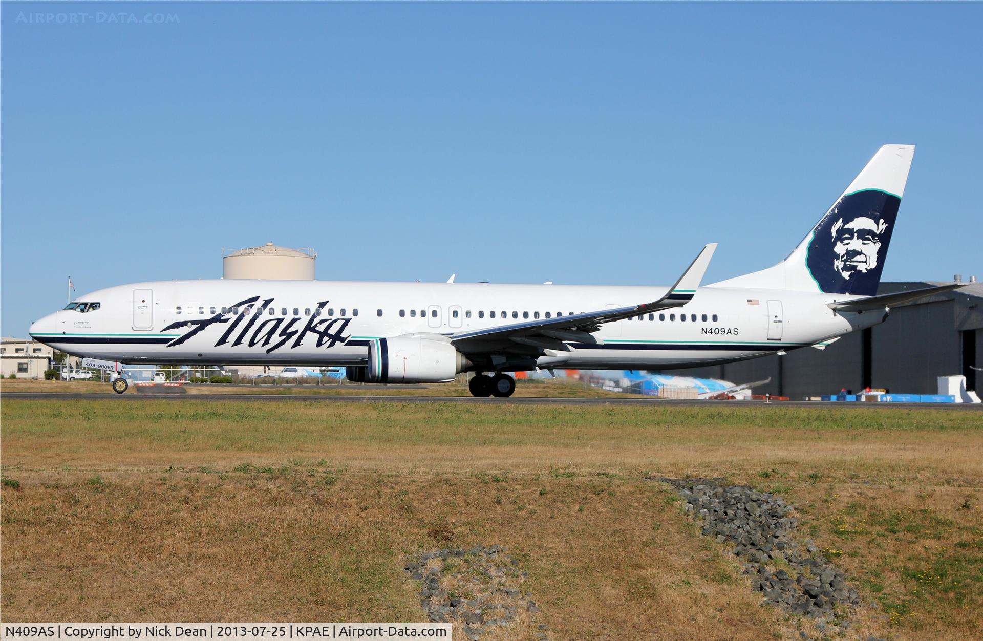 N409AS, 2012 Boeing 737-990/ER C/N 41733, KPAE/PAE