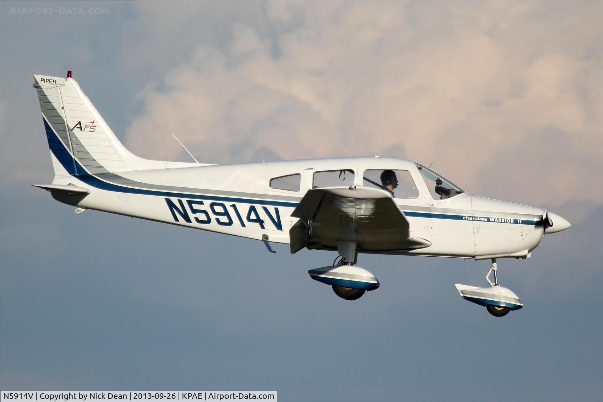 N5914V, 1977 Piper PA-28-161 C/N 28-7716214, KPAE/PAE