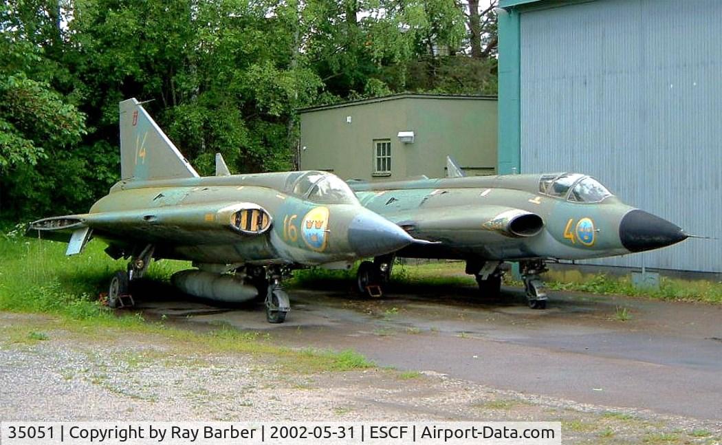35051, Saab J-35A Draken C/N 35-051, SAAB J-35A Draken [35051] Linkoping-Malmen~SE 31/05/2002