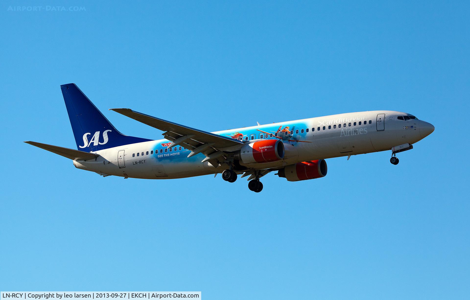LN-RCY, 2001 Boeing 737-883 C/N 28324, Copenhagen Kastrup 27.9.13 with Disney
advertising for Planes picture