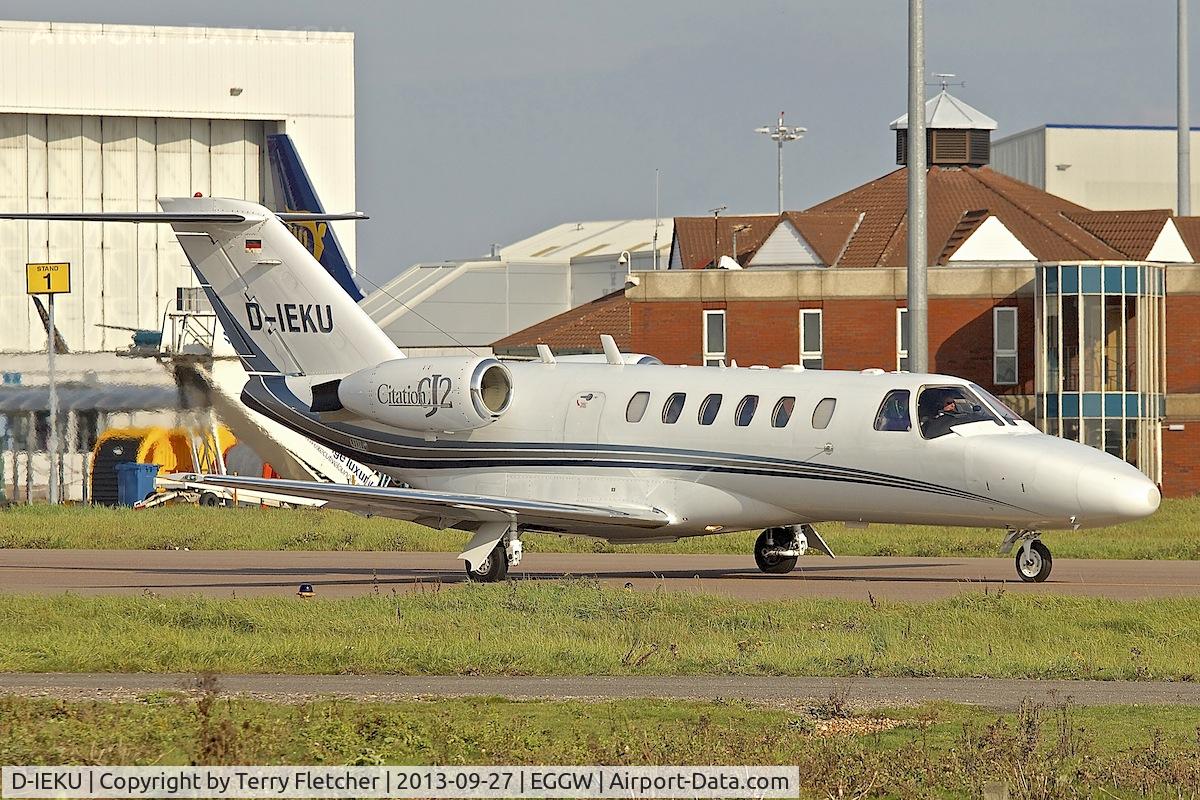 D-IEKU, 2001 Cessna 525A CitationJet CJ2 C/N 525A-0043, 2001 Cessna 525 CitationJet CJ2, c/n: 525A0043 at Luton