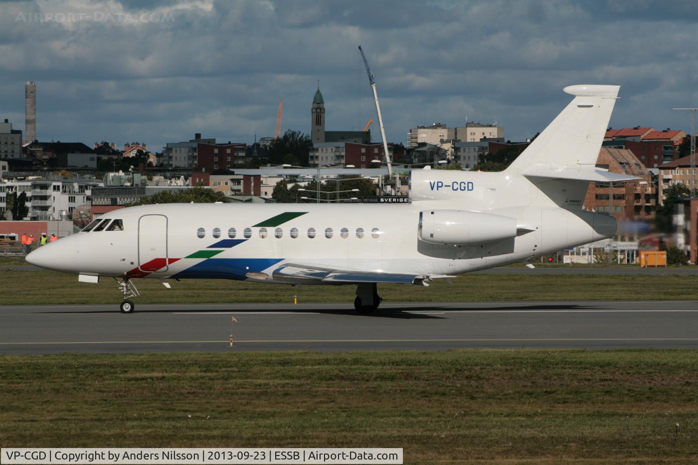 VP-CGD, 2000 Dassault Falcon 900EX C/N 65, Departing runway 30.