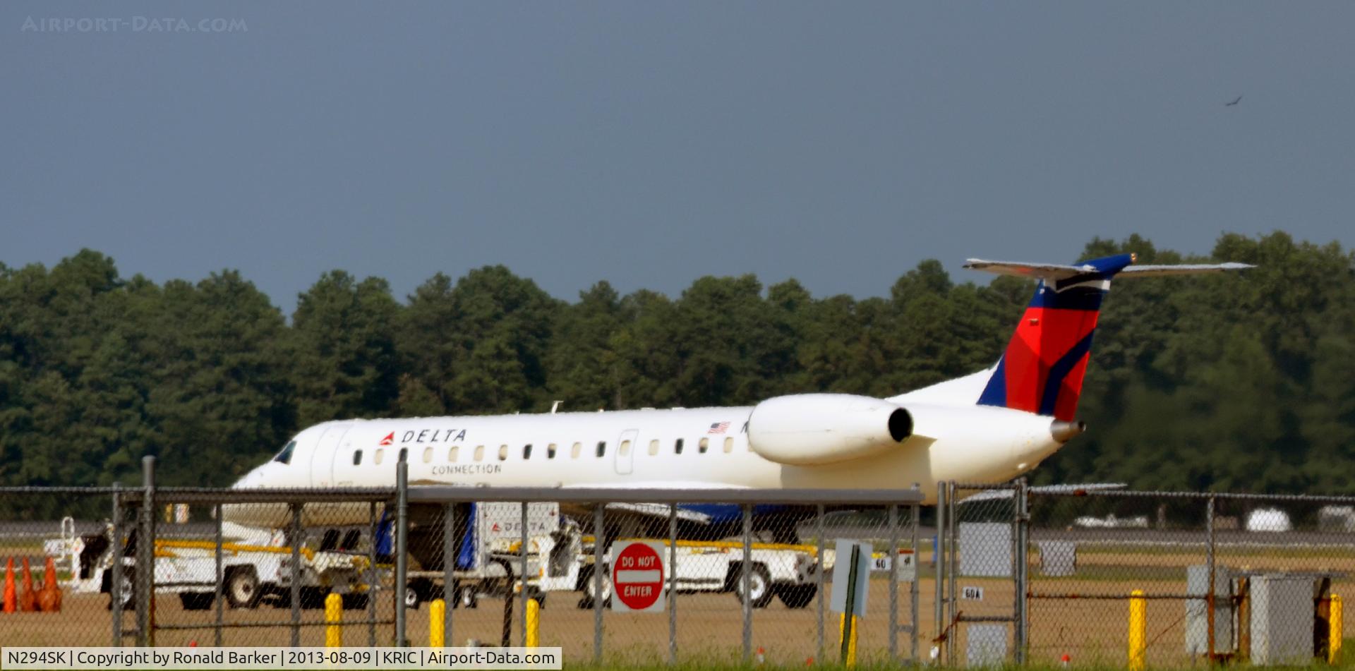 N294SK, 2001 Embraer EMB-145LR C/N 145497, Taxi Richmond