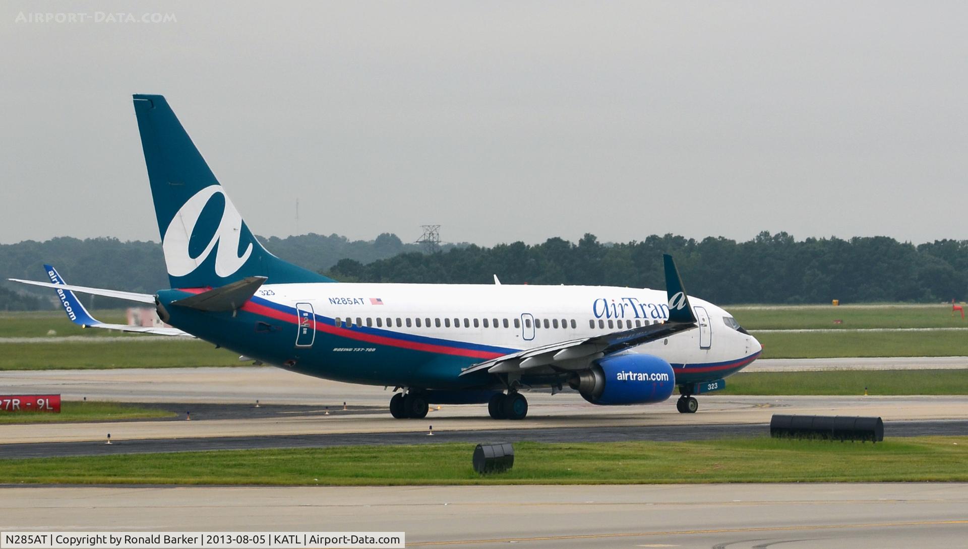 N285AT, 2006 Boeing 737-76N C/N 32670, Taxi Atlanta