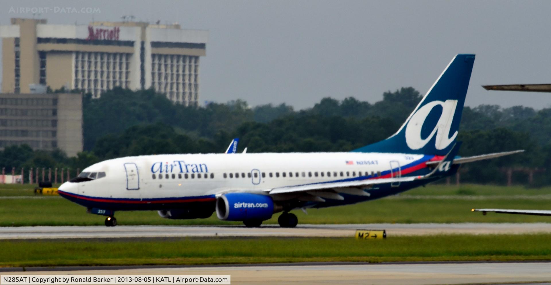 N285AT, 2006 Boeing 737-76N C/N 32670, Taxi Atlanta