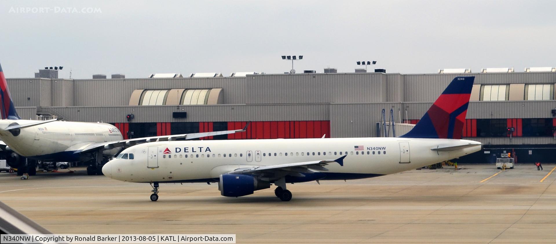 N340NW, 1992 Airbus A320-212 C/N 372, Taxi Atlanta