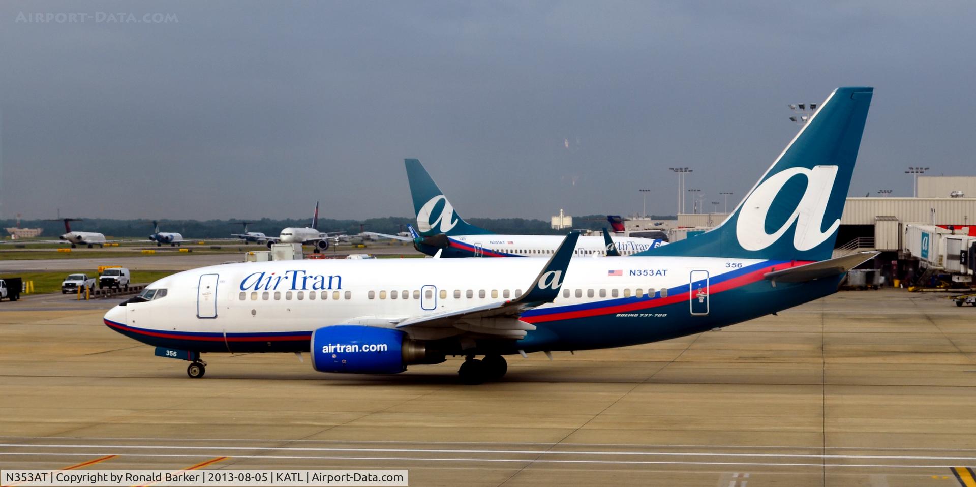 N353AT, Boeing 737-7BD C/N 36724, Taxi Atlanta