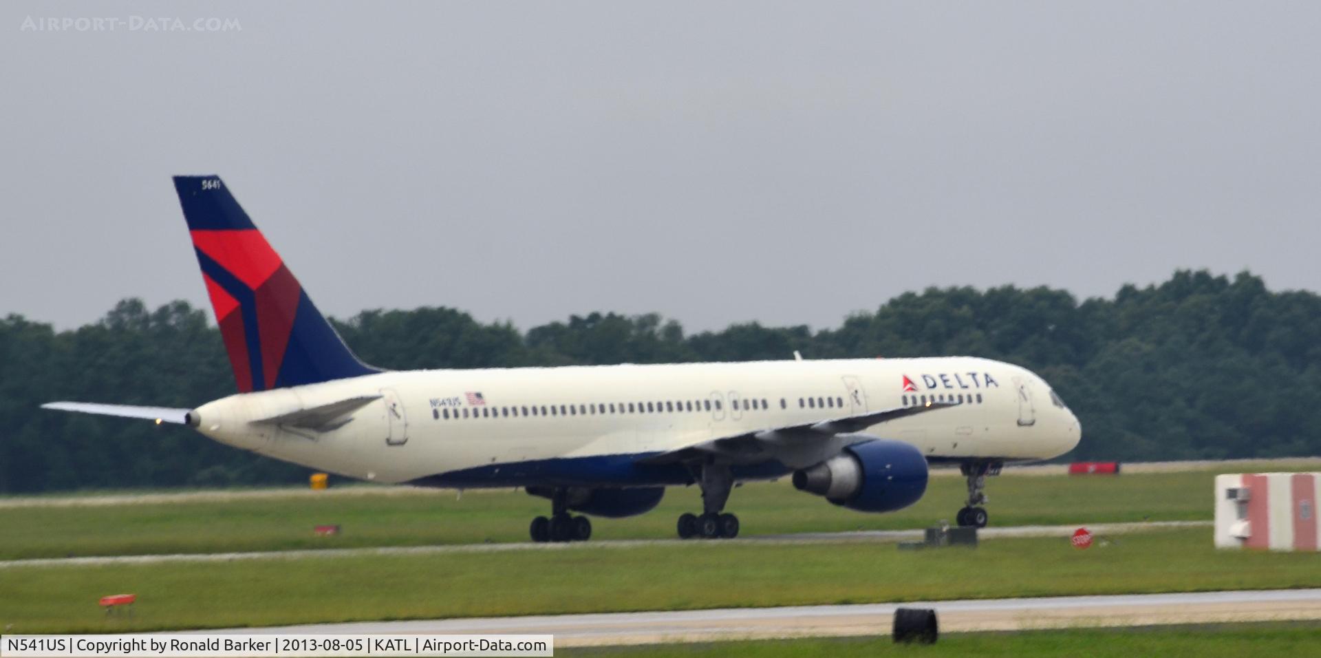 N541US, 1996 Boeing 757-251 C/N 26488, Taxi Atlanta