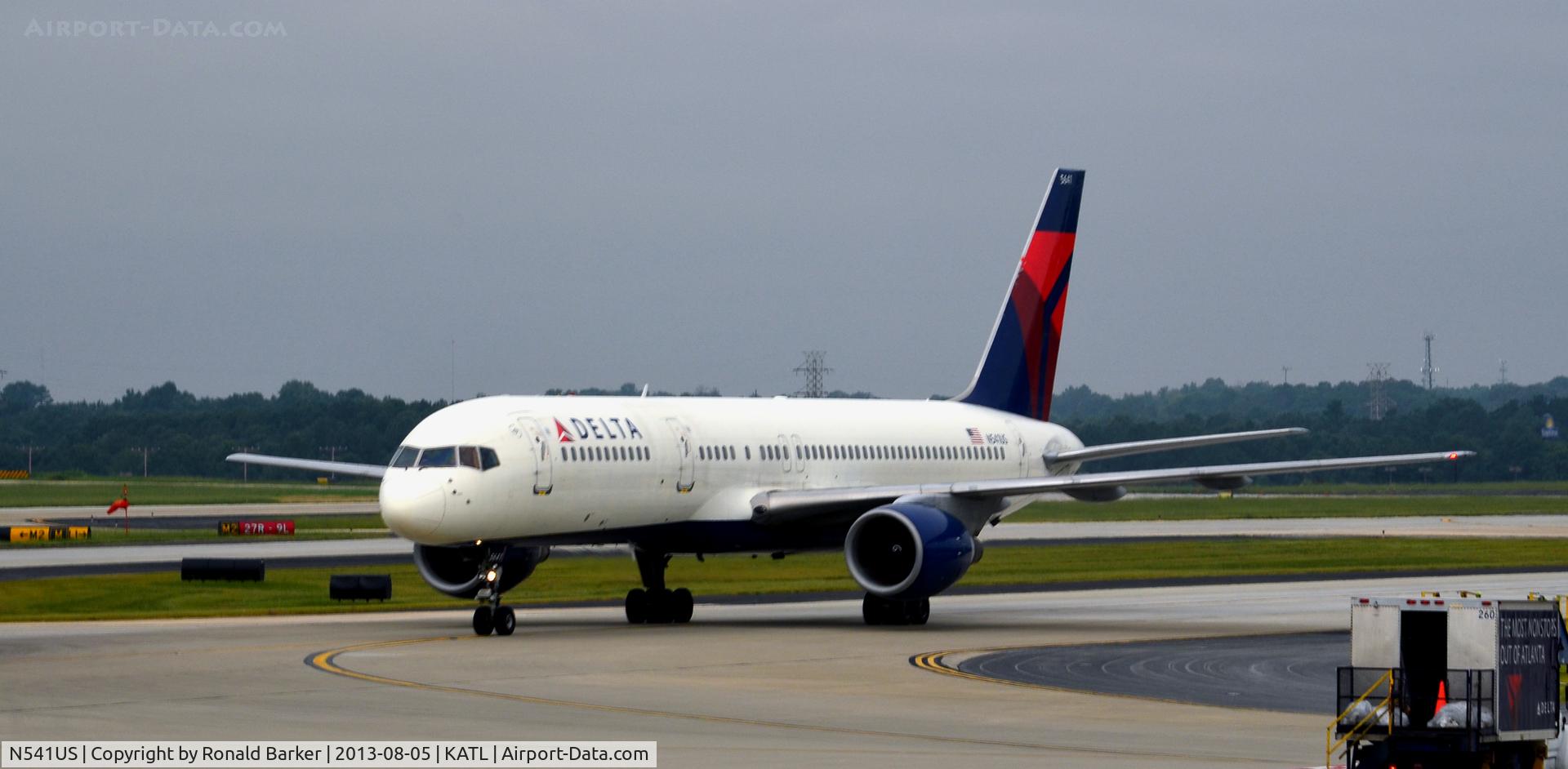 N541US, 1996 Boeing 757-251 C/N 26488, Taxi Atlanta
