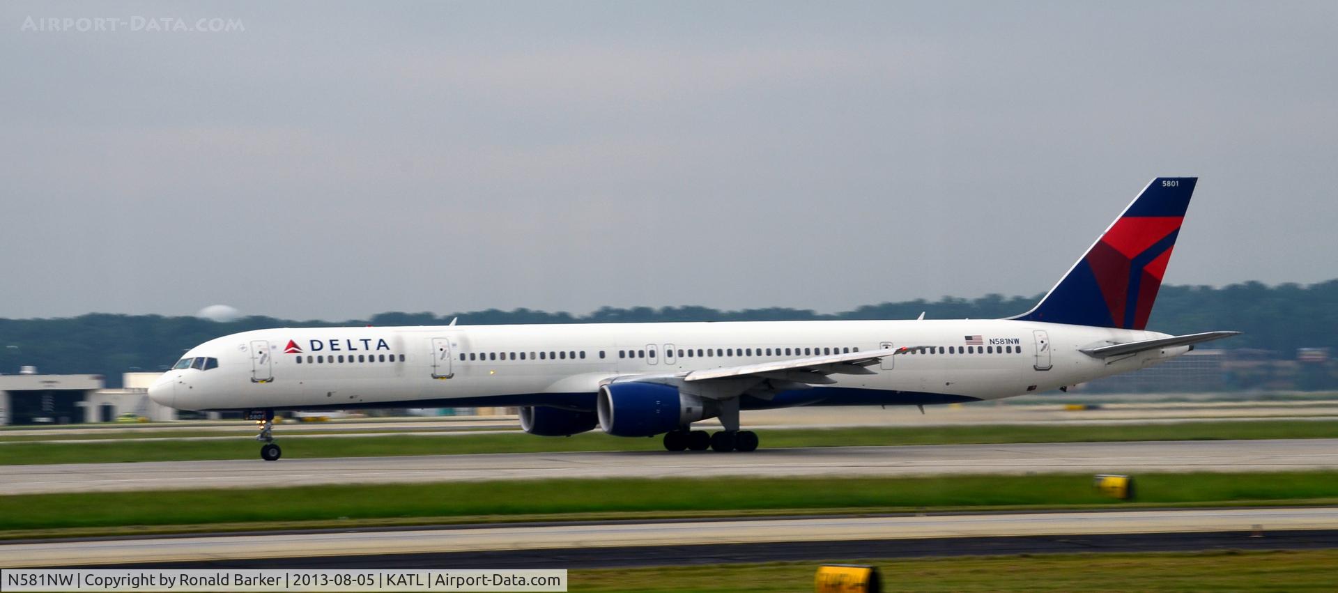 N581NW, 2002 Boeing 757-351 C/N 32982, Takeoff Atlanta