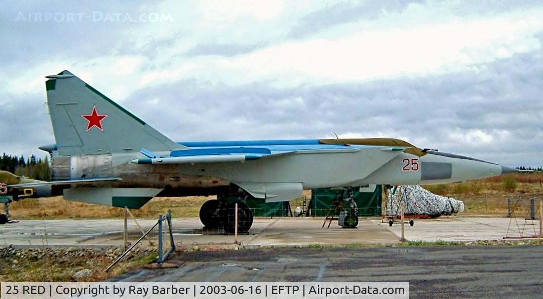 25 RED, Mikoyan-Gurevich MiG-25RBS C/N N02050740, Mikoyan-Gurevich MiG-25RBS [N02050740] Tampere-Pirkkala~OH 16/06/2003. Preserved by Aero Club.