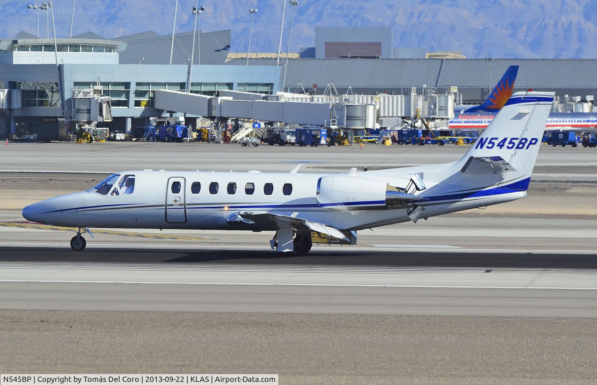 N545BP, Cessna 560 C/N 560-0756, N545BP   Cessna 560 C/N 560-0756

McCarran International Airport (KLAS)
Las Vegas, Nevada
TDelCoro
September 22, 2013