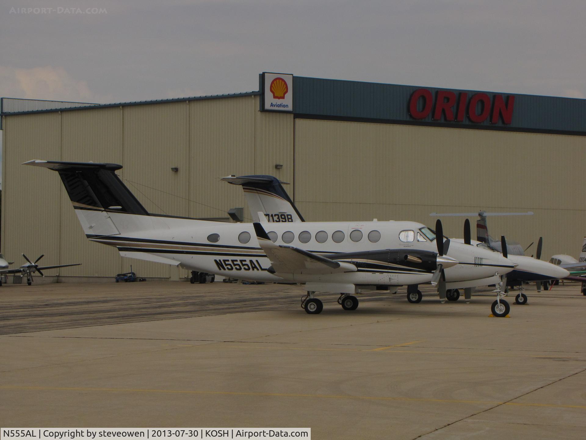 N555AL, 1990 Raytheon Aircraft Company C90A C/N LJ-1268, Orion FBO Ramp