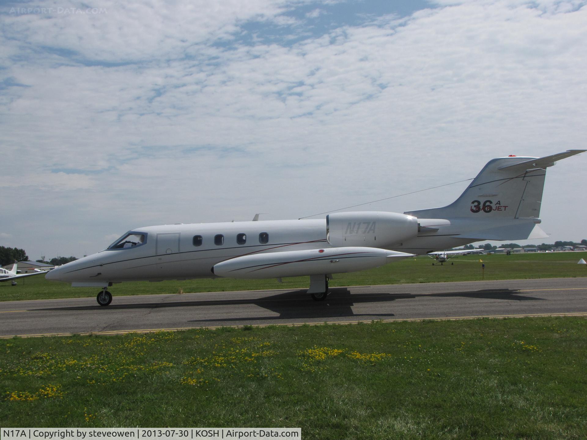 N17A, 1980 Learjet 36A C/N 36-046, Taxing at oshkosh