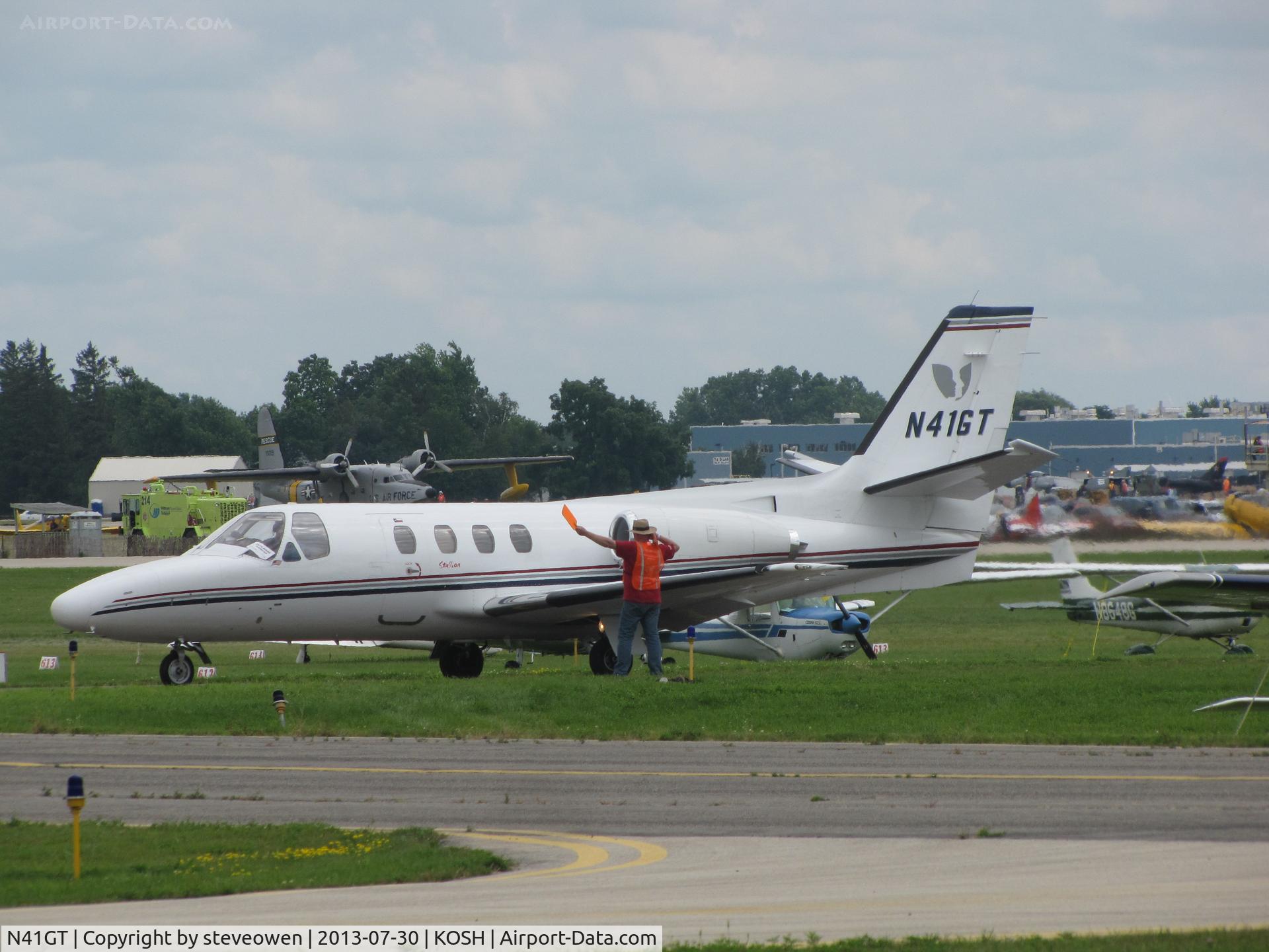 N41GT, 1978 Cessna 501 Citation I/SP C/N 501-0297, Taxing at KOSH