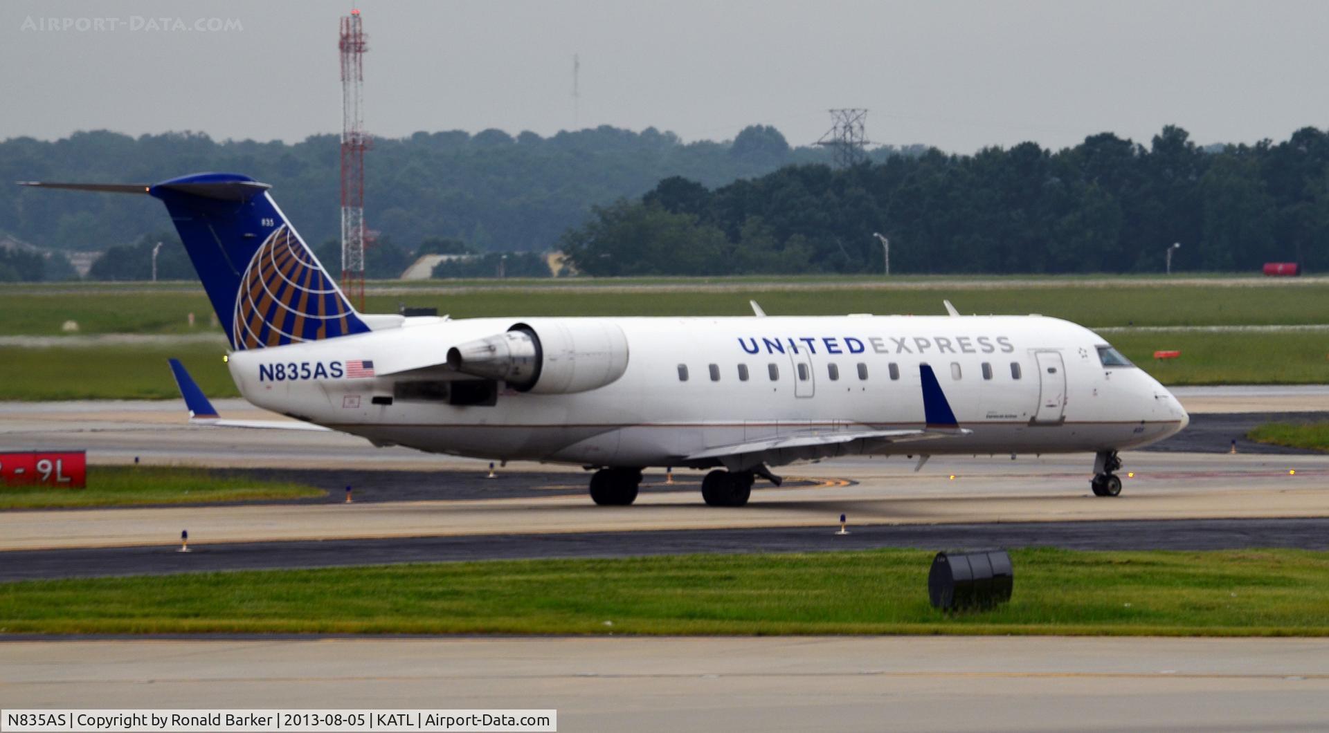 N835AS, 1998 Bombardier CRJ-200ER (CL-600-2B19) C/N 7258, Taxi Atlanta