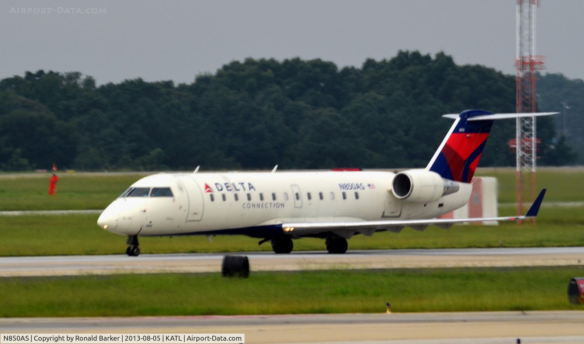 N850AS, 1999 Bombardier CRJ-200ER (CL-600-2B19) C/N 7355, Takeoff roll Atlanta