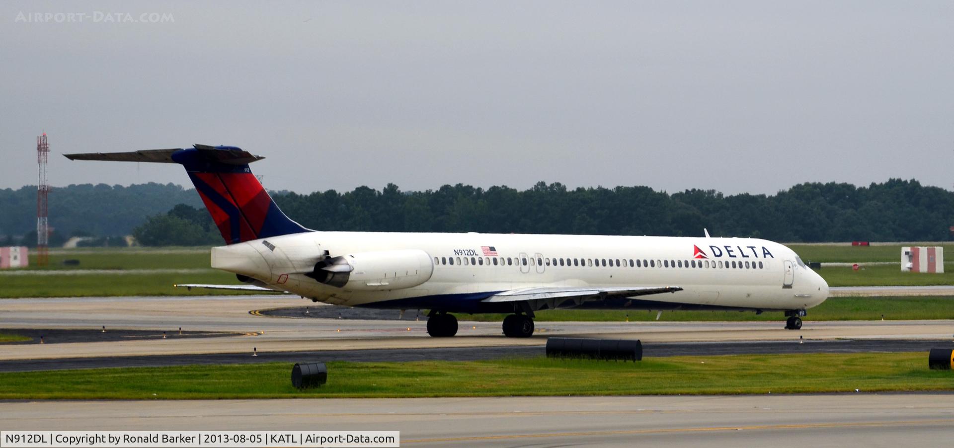 N912DL, 1987 McDonnell Douglas MD-88 C/N 49543, Taxi Atlanta