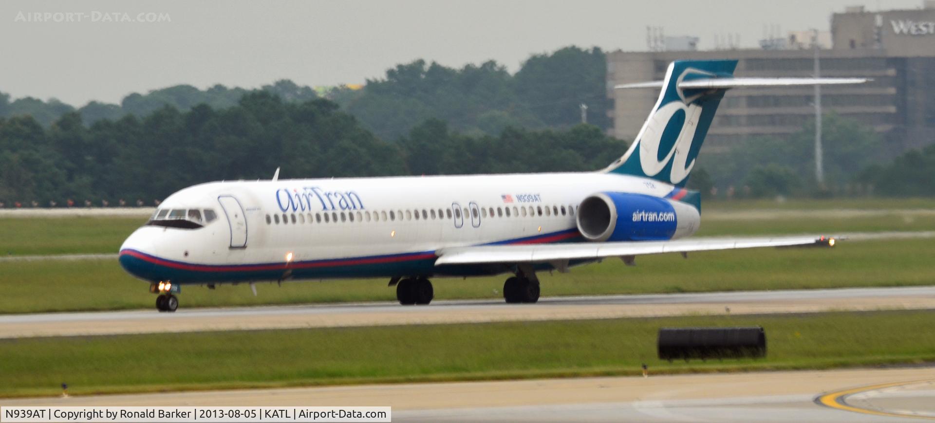 N939AT, 2006 Boeing 717-200 C/N 55099, Taxi Atlanta
