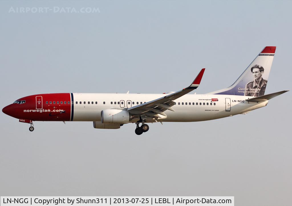 LN-NGG, 2012 Boeing 737-8JP C/N 39018, Landing rwy 25R