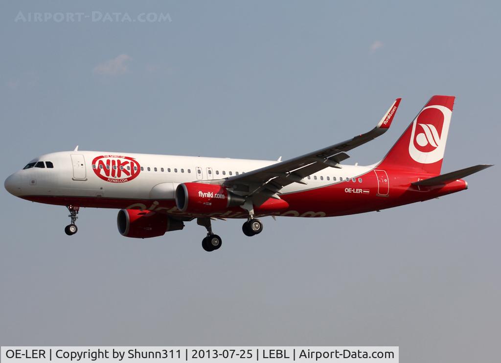 OE-LER, 2013 Airbus A320-214 C/N 5522, Landing rwy 25R in basic Air Berlin c/s
