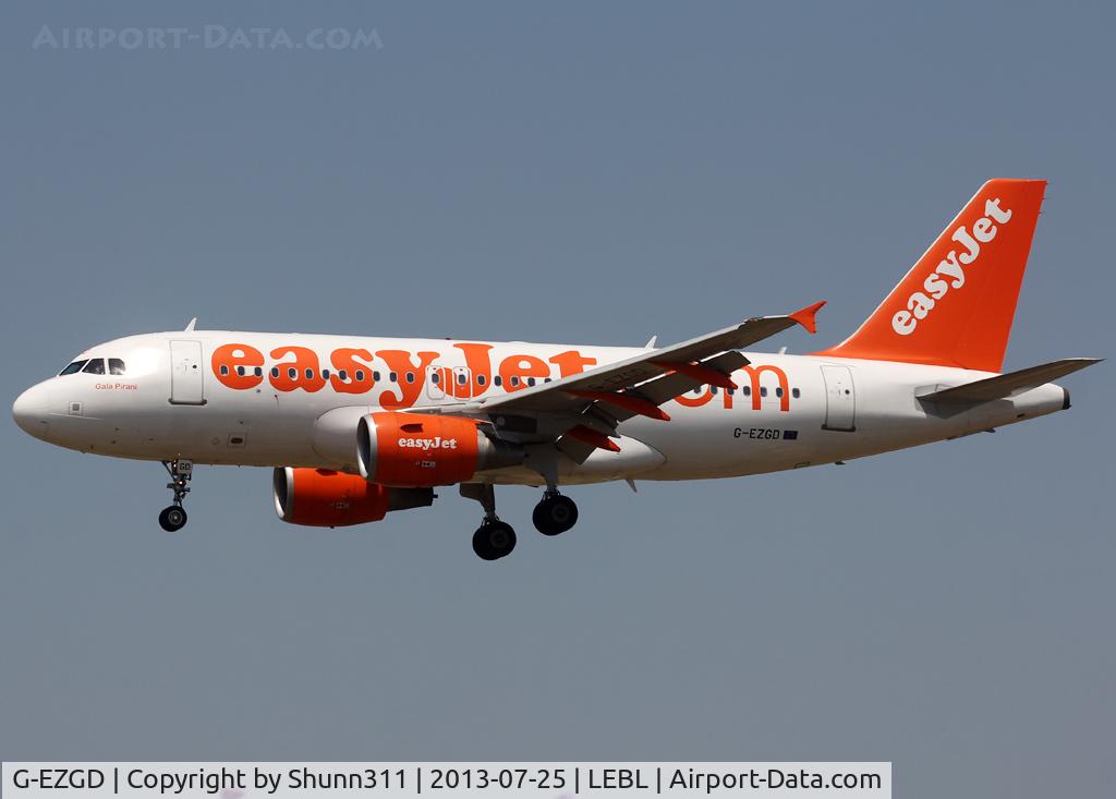 G-EZGD, 2010 Airbus A319-111 C/N 4451, Landing rwy 25R with additional 'Gala Pirani' titles