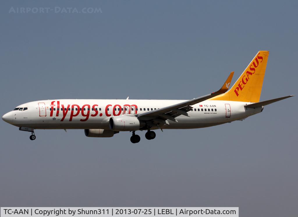 TC-AAN, 2009 Boeing 737-82R C/N 38173, Landing rwy 25R