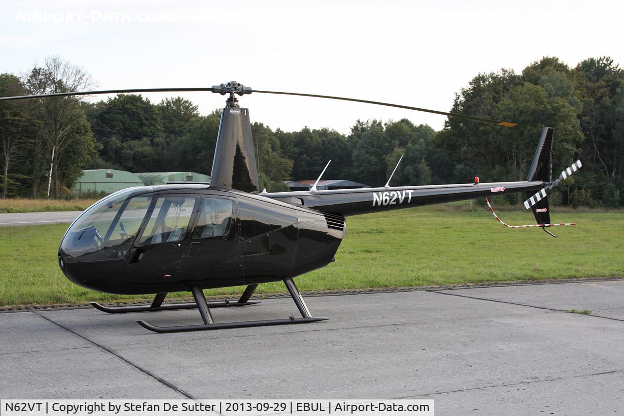 N62VT, 2010 Robinson R44 C/N 1904, Parked at Vliegclub Ursel.