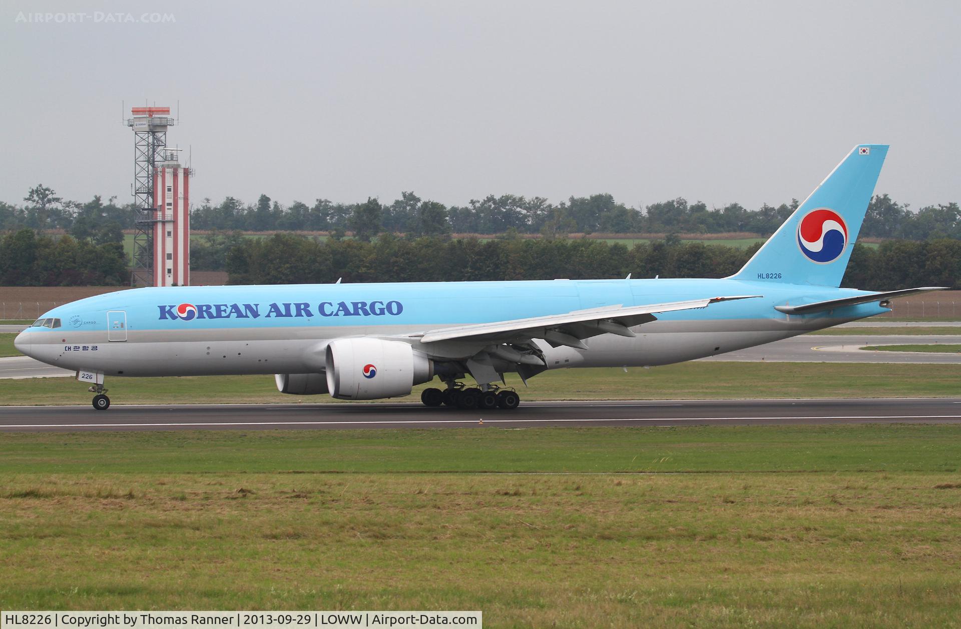 HL8226, 2013 Boeing 777-FB5 C/N 37640, Korean B777
