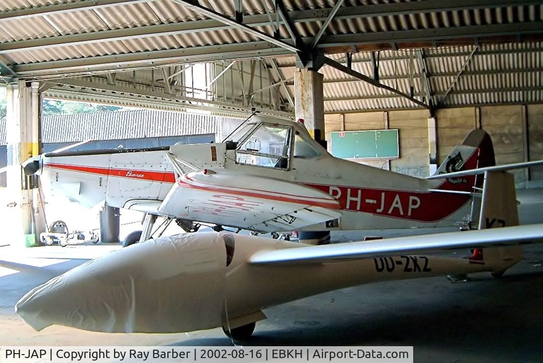 PH-JAP, Piper PA-25-260 Pawnee C C/N 25-3811, Piper PA-25-235 Pawnee C [25-3811] Balen-Keiheuvel~OO 16/08/2002